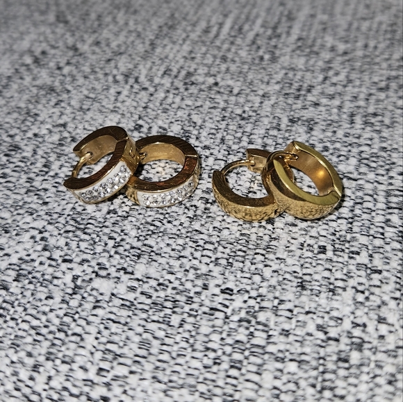 Gold Earring Set - Picture 2 of 5